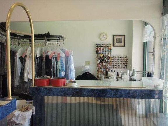 5th image of 690 Westfield Way Ste B