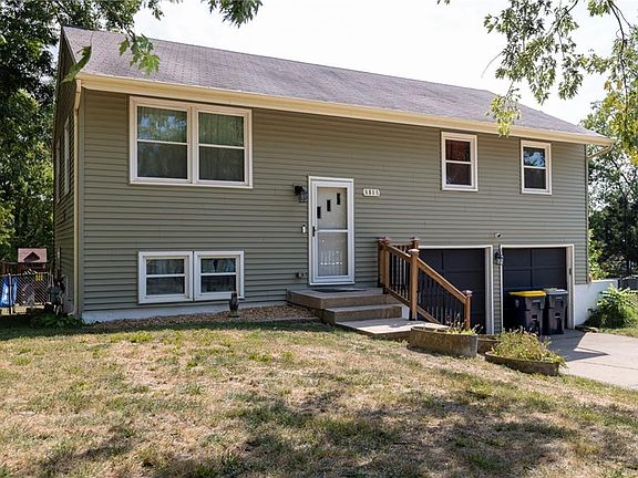 4th image of 6805 NW 74th St