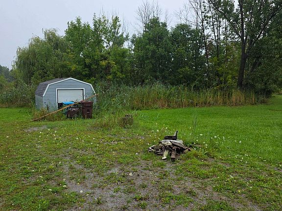 3rd image of 2963 E Pinconning Rd