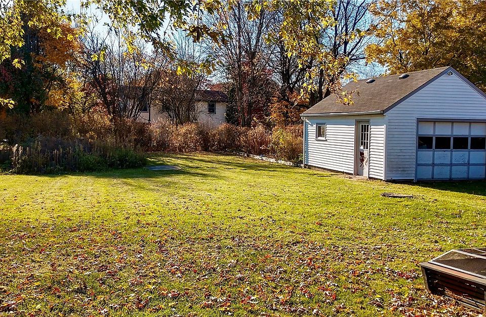 10792 Main St, New Middletown, OH 44442 Zillow