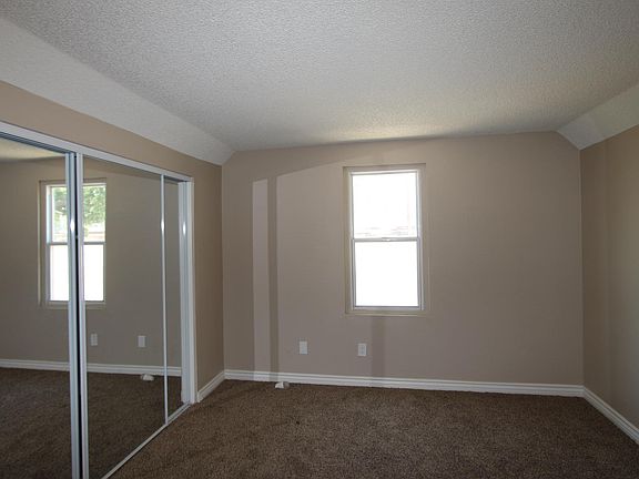 5th image of 14606 Woodland Dr Unit 18