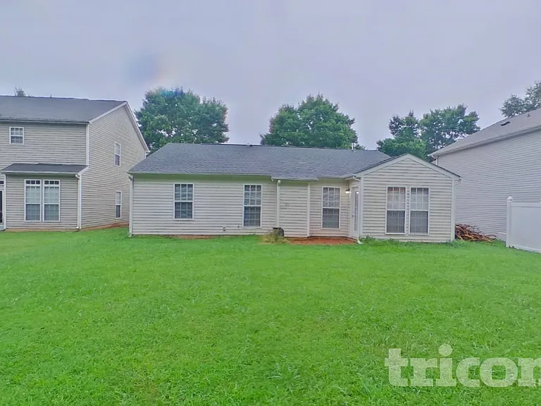 1816 Oakdale Green Dr — Photo 15