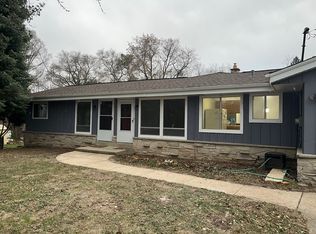S31W23491 Sunset Dr, Waukesha, WI 53189