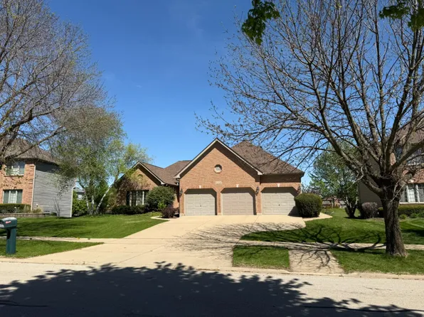 4112 Falcon Dr, Naperville, IL 60564