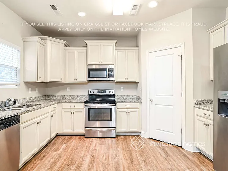 5626 Colonial Garden Dr — Photo 8