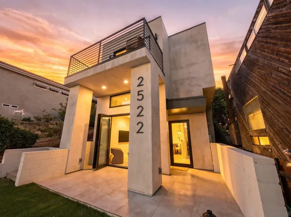 2522 Chalcedony St, San Diego, CA 92109