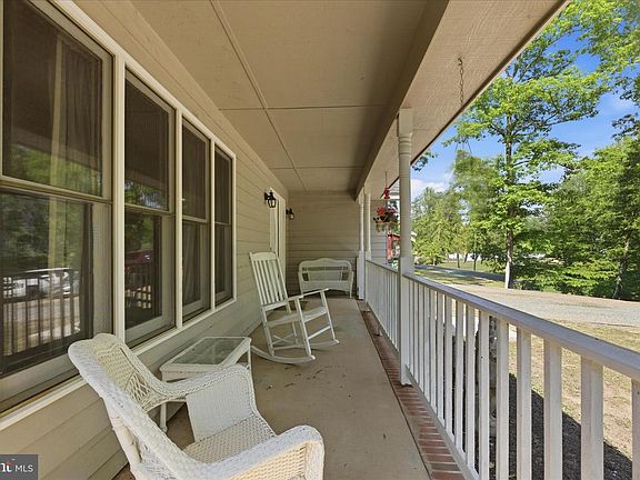 5th image of 7002 Aspen Ln