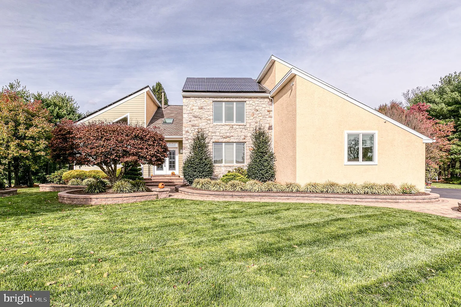 855 Dolington Rd photo 1