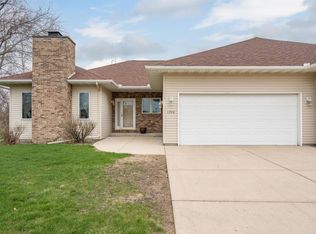 1390 Edinburgh Pl NE, Owatonna, MN 55060