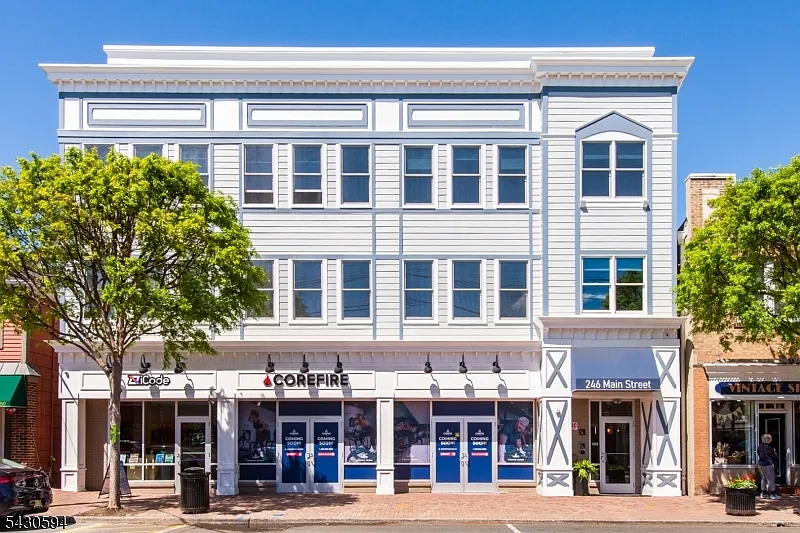 246 Main St #303