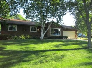 5 Oneida Ct, Appleton, WI 54911