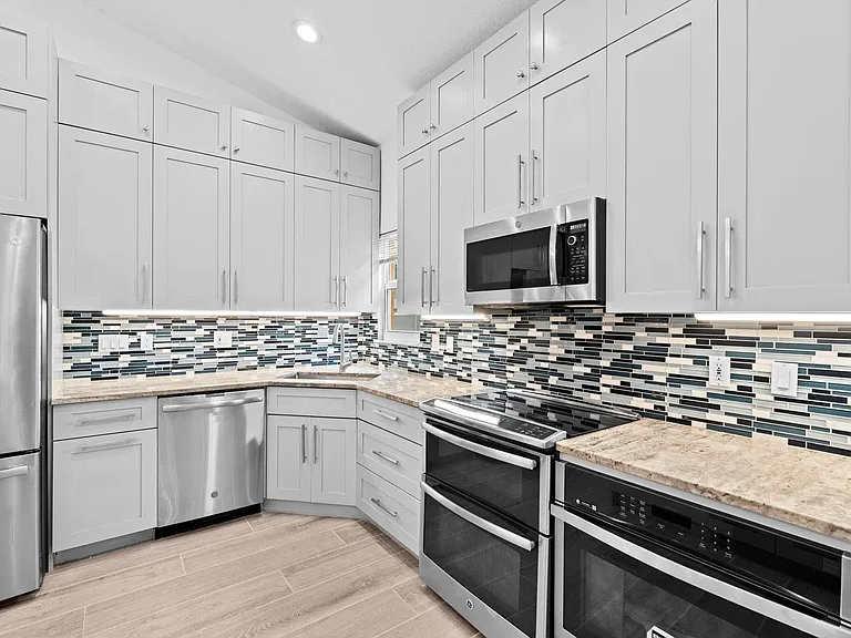 5122 Elpine Way — Photo 22