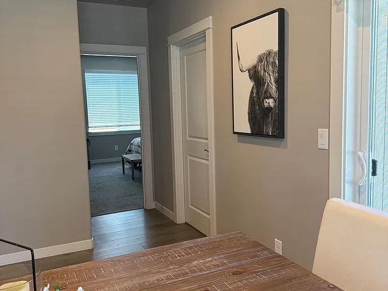 621 N Meadow Ln — Photo 9