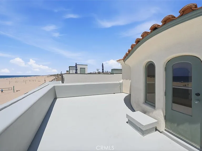 1602 The Strand — Photo 15
