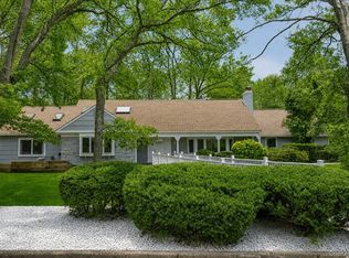 2 Westbourne Lane, Melville, NY 11747