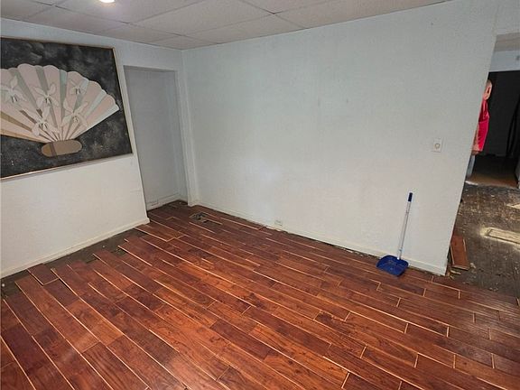 4th image of 920 Rothpletz St