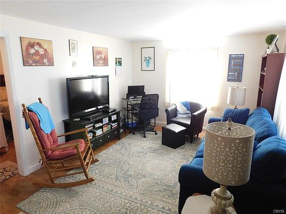 4th image of 101 Retford Dr