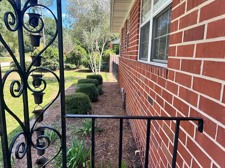 1377 Tiber Ave — Photo 8