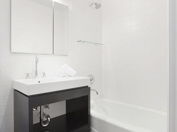 5th image of 30 Washington St APT 5D