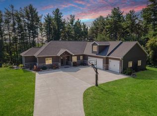 W3077 Mathison Rd, Freedom, WI 54913