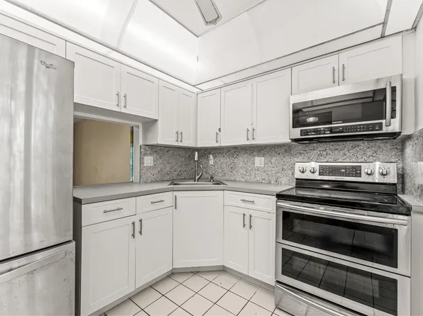 5980 NW 64th Avenue #305, Tamarac, FL 33319