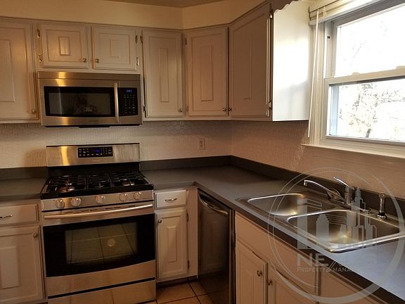 3rd image of 8 Woodland Ave #1