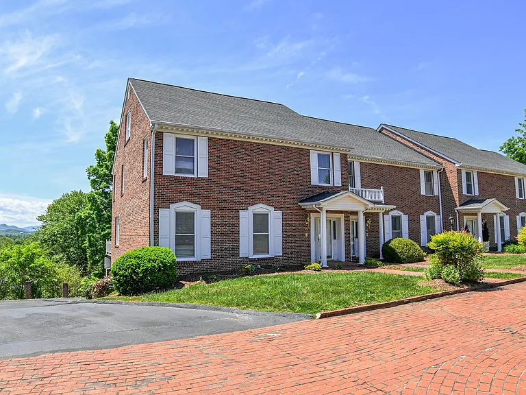112 Barberry Rd #28 — Photo 4