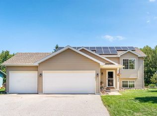 2304 Apple Ridge Dr, Duluth, MN 55811