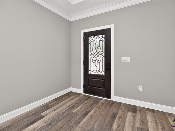 5th image of 143 Village Cir