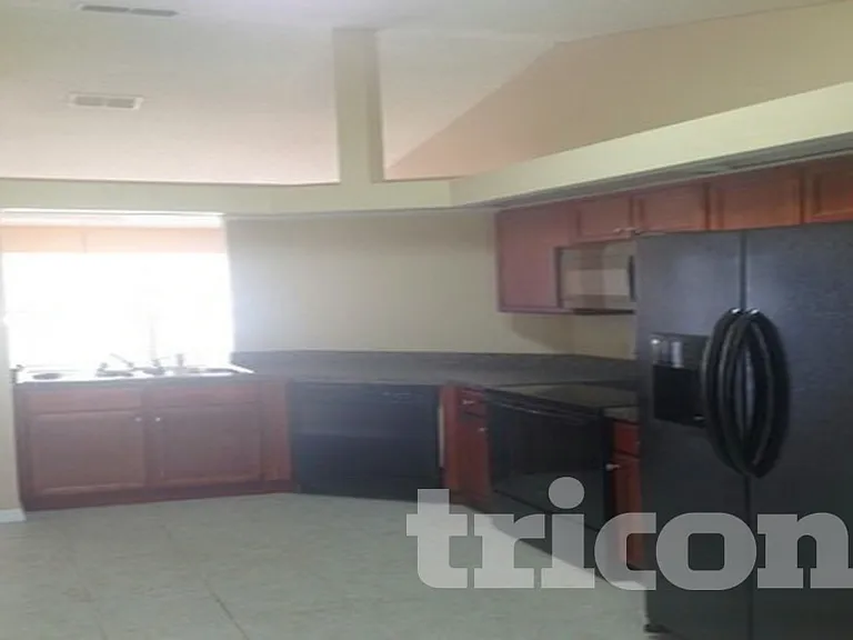 3264 Luray Ct — Photo 2