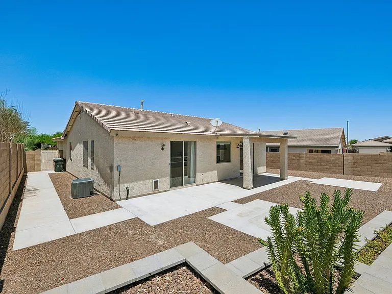 18381 W McNeil St — Photo 8