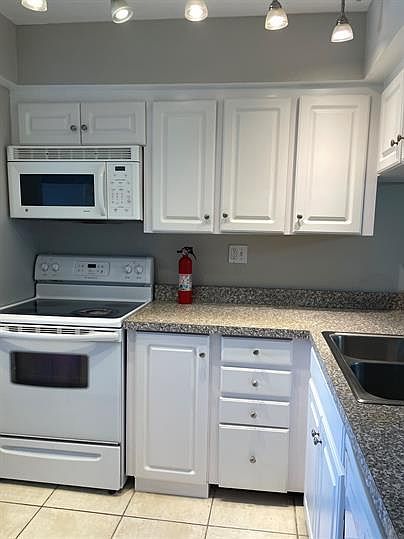 1st image of 940 E Michigan St #1-14747496
