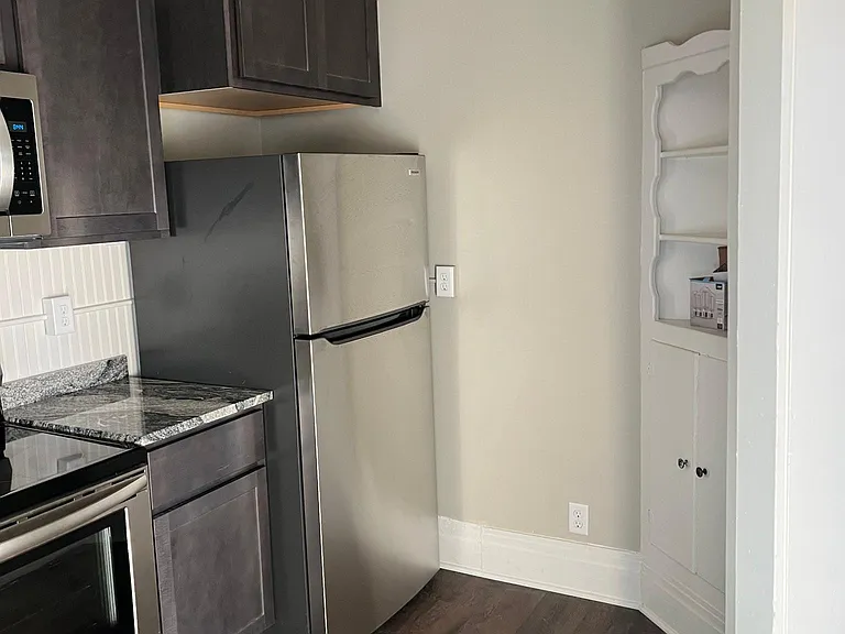 329 Ellicott St #UPPER — Photo 4