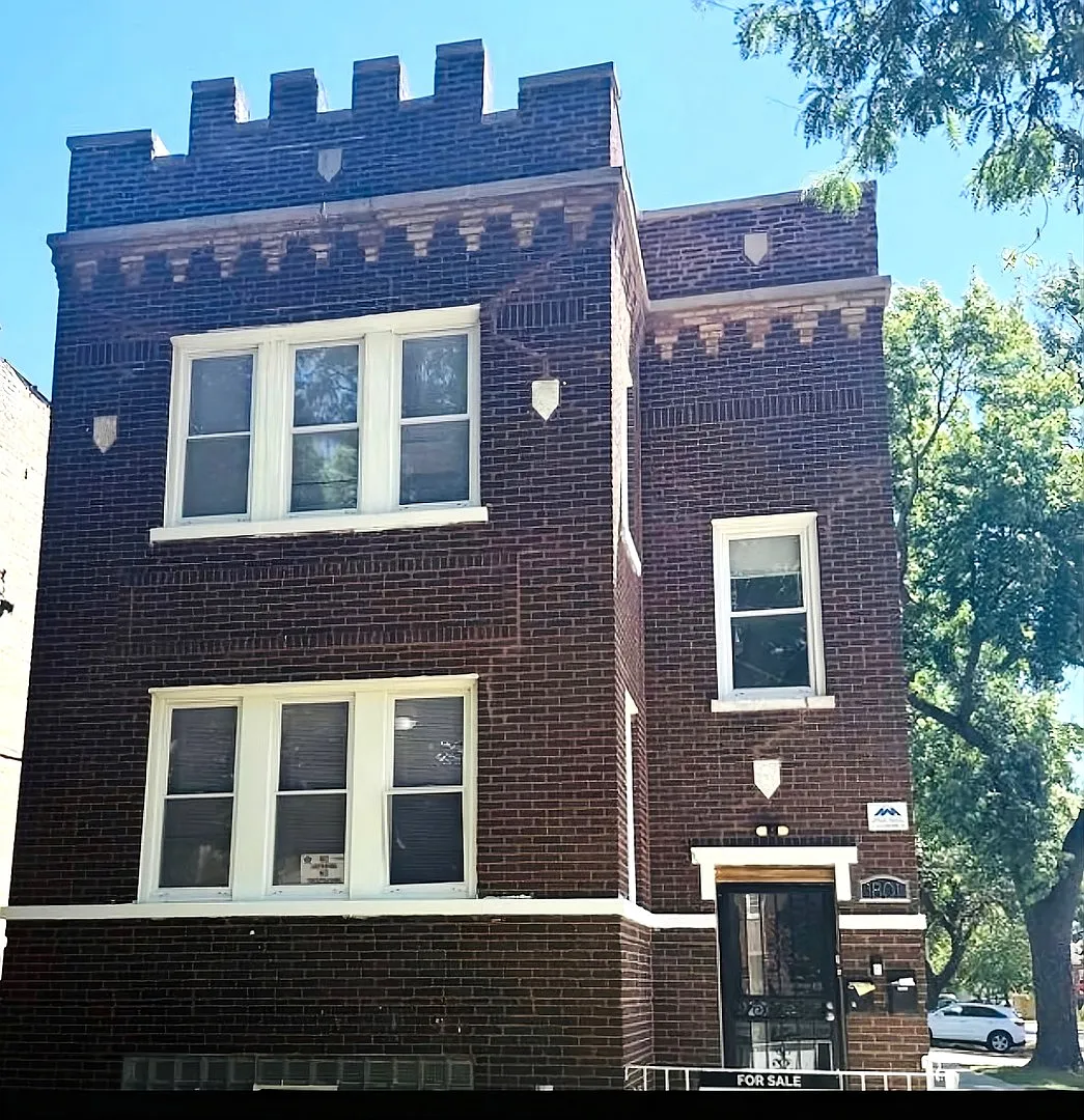 2 bed, 1100 sqft, $1,800 — Photo 1