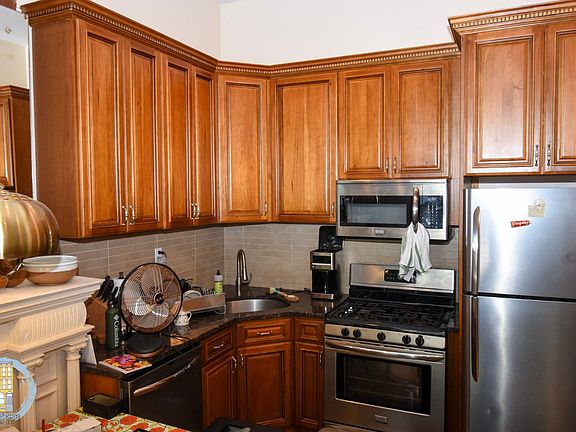 4th image of 252 Hancock St #2
