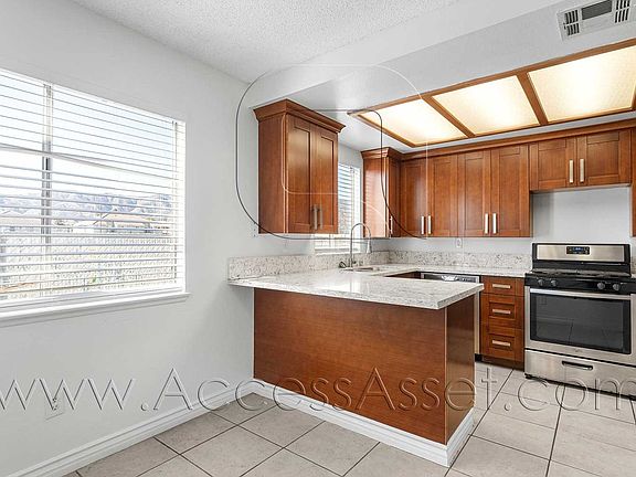 5th image of 627 Walnut Dr