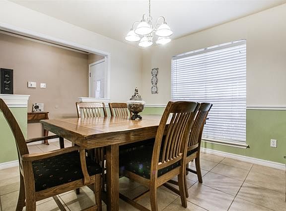 4th image of 613 Futrelle Dr