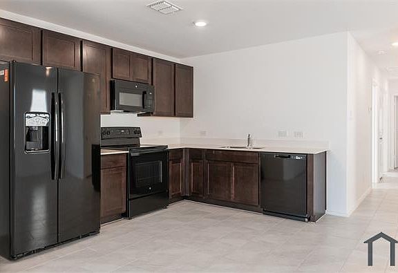 3rd image of 8601 Cottage Creek Dr #D9yru