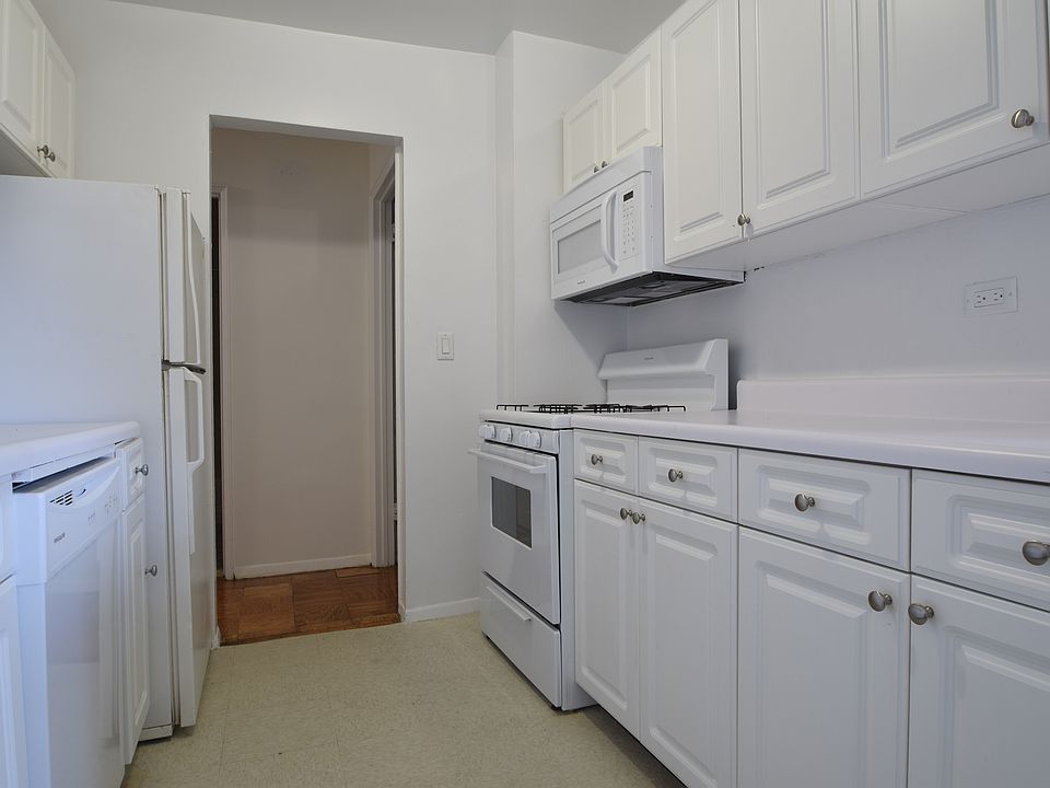2nd image of 1700 Grand Concourse APT 4C