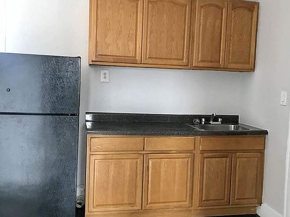 3rd image of 505 E 22nd St APT 4B