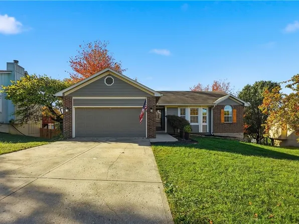 303 W Laredo Trl, Raymore, MO 64083