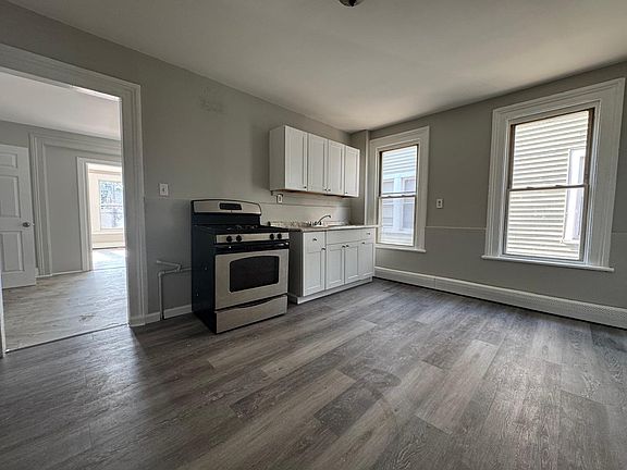 5th image of 1092 E Main St #2R