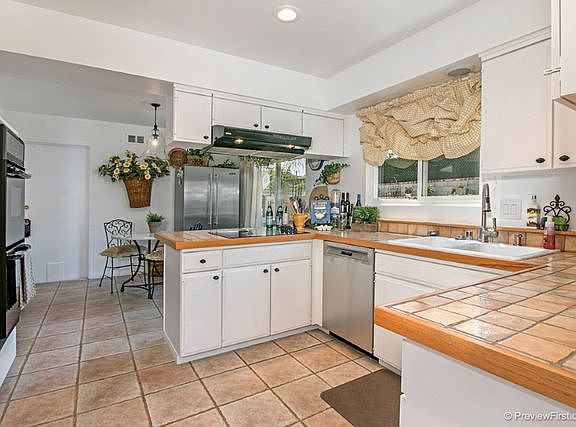 5th image of 16576 Bernardo Oaks Drive