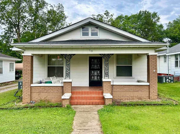719 Main St, Tuscumbia, AL 35674