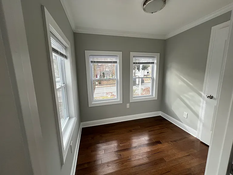 Spacious Den off of LR