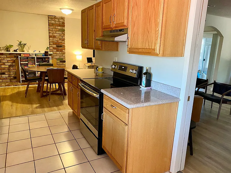 10264 E Estates Dr — Photo 2
