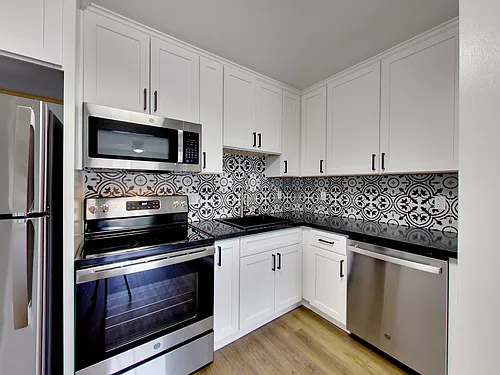 PARKWEST APARTMENTS Photo 1