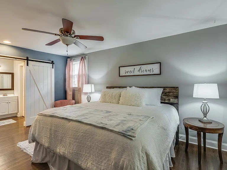 121 Dennis Rd — Photo 4