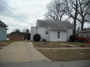 396 6th St, Marion, IA 52302