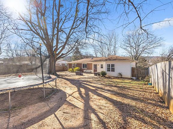 5th image of 53 Carriage Dr